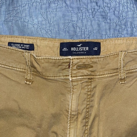 Hollister Flat Front Shorts 9” - Picture 2 of 3